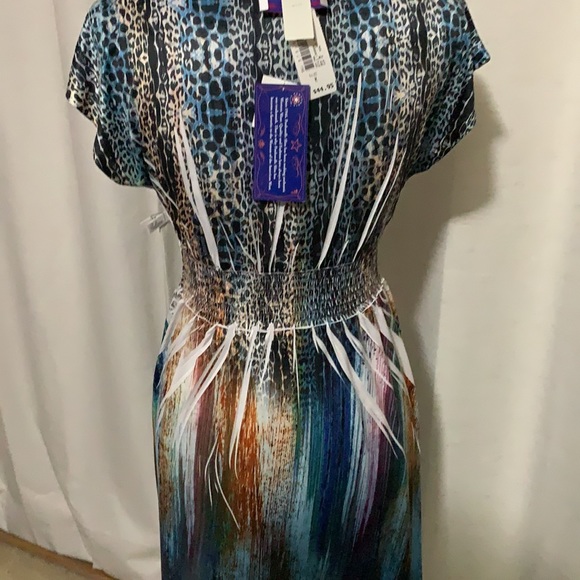 Ladies dress - Picture 2 of 3